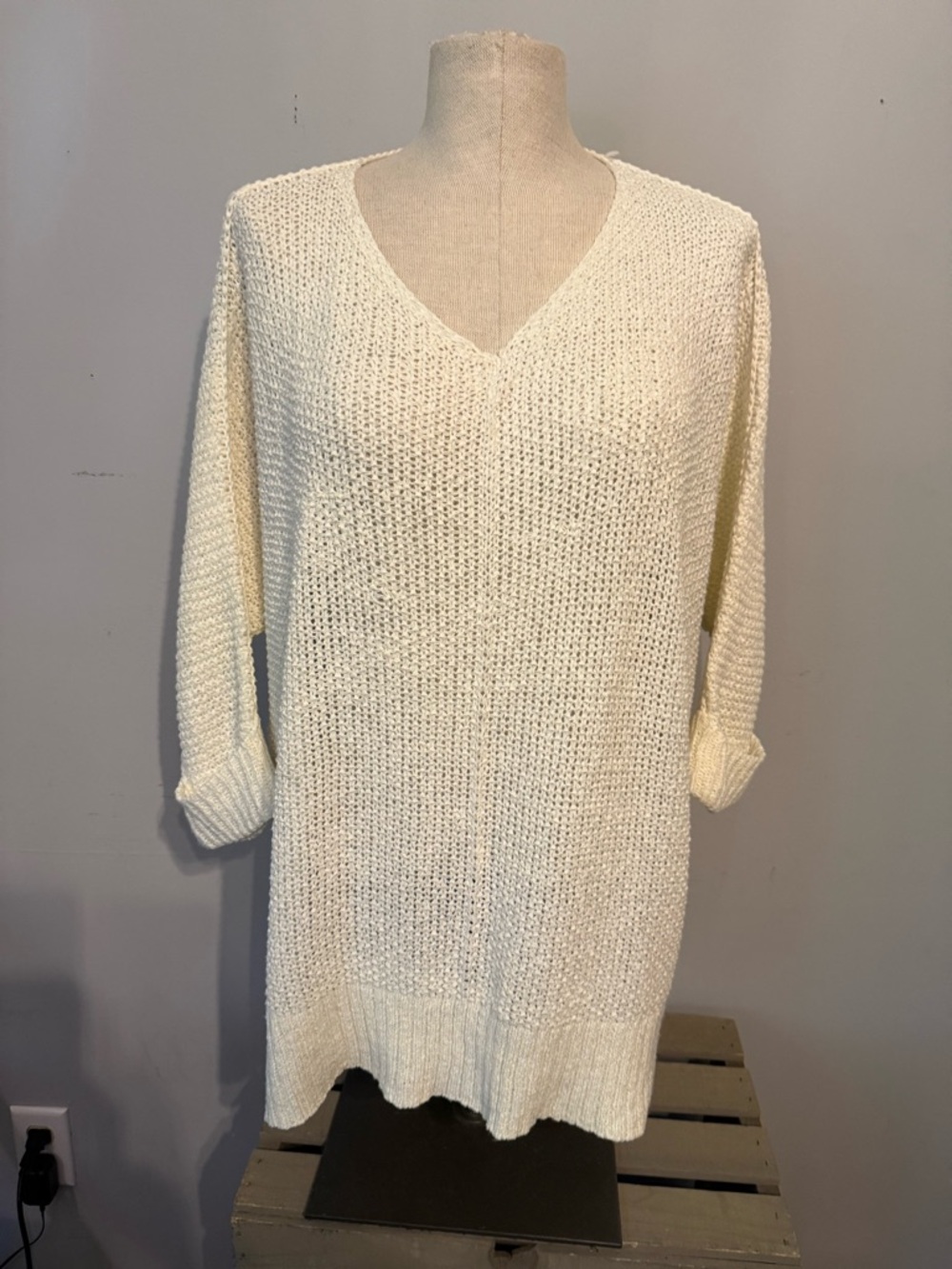 She + Sky Cream V-Neck Knit Tunic Sweater